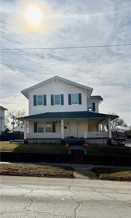 1st image of 305 W Main St
