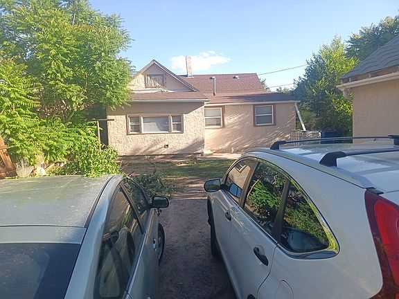 2nd image of 905 E 4th St