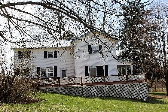 3rd image of 157 Maple Valley Dr