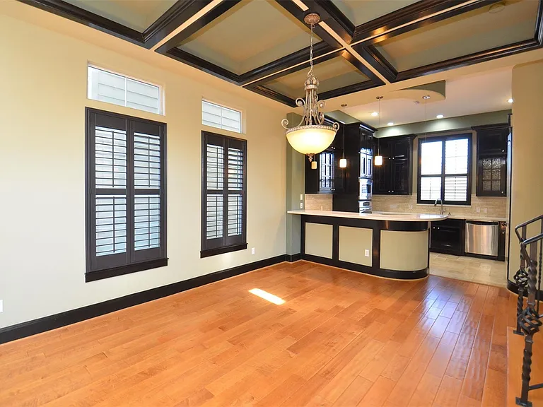 1818 Binz St #E — Photo 14