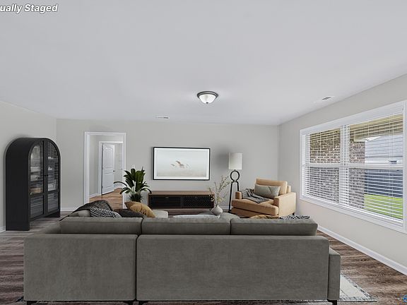 4th image of 102 Waltrip Dr