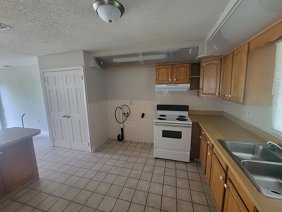 5th image of 37851 Crystal Way