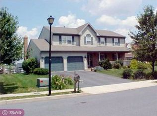 308 Carriage Dr, Wernersville, PA 19565