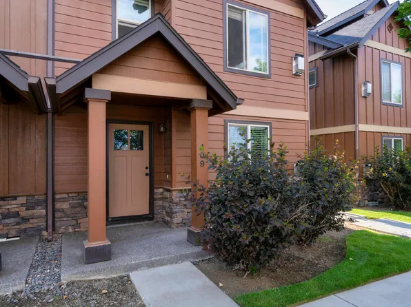 415 NW 25th St #415, Redmond, OR 97756
