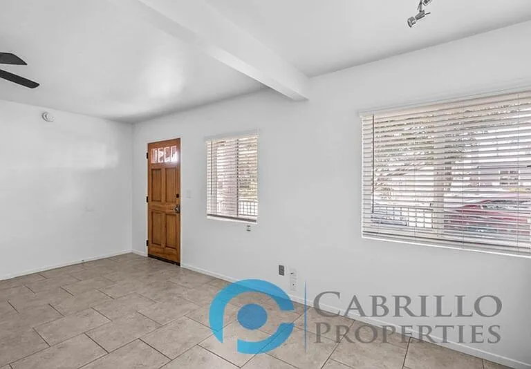 2110 Bacon St #8 — Photo 4