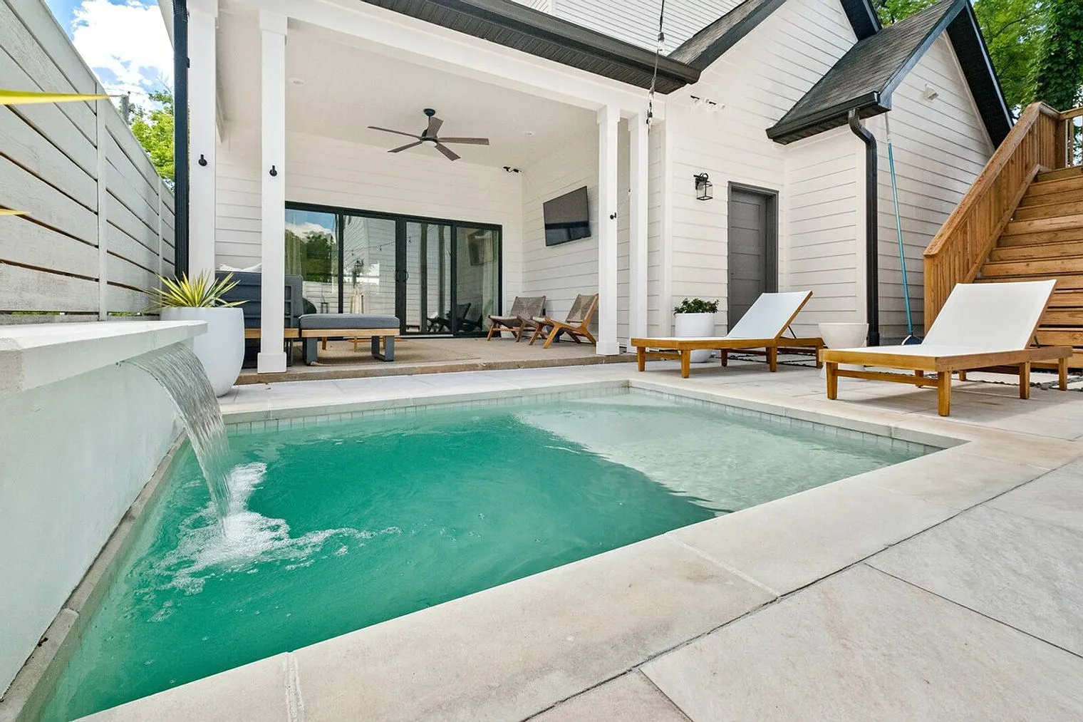5 bed, 4.0 bath, 3347 sqft, $14,404 — Photo 3