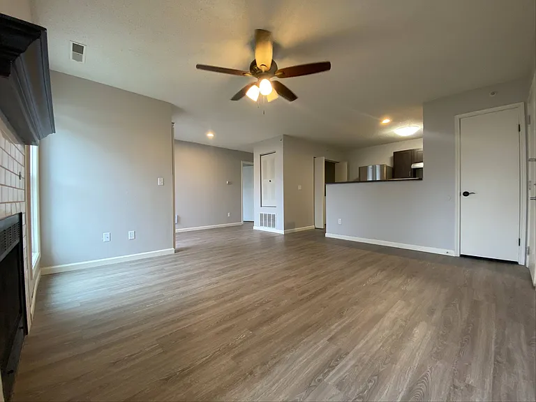 700 sq ft living II