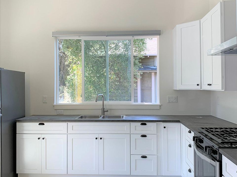 1st image of 320 N 7th St #1