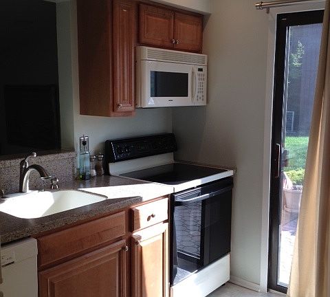 4th image of 23 Meadowview Dr