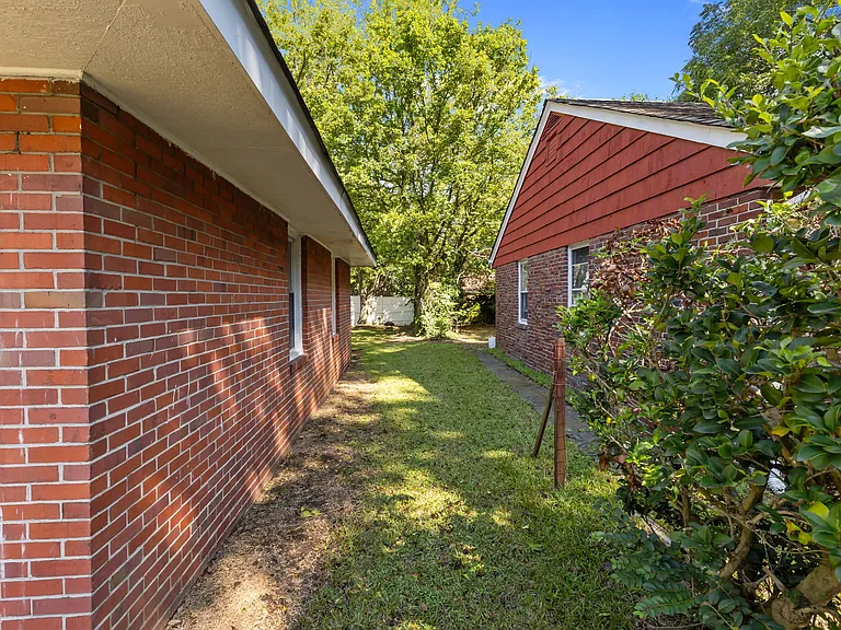 1720 W 48th St — Photo 13