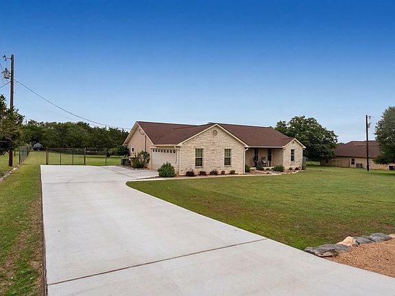 3rd image of 190 Skye Dr