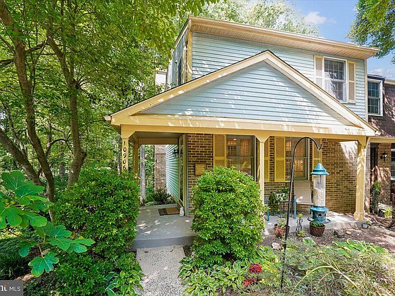 3rd image of 10906 Barton Hill Ct