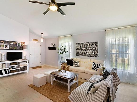 3rd image of 641 Michigan Estates Cir