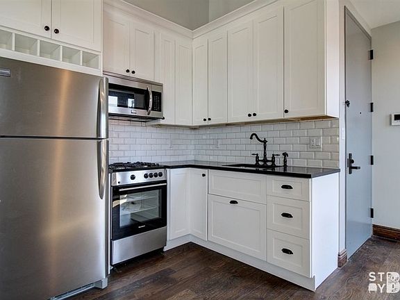 4th image of 599 Myrtle Ave #4L