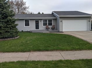 5751 Windy Knoll Dr, Loves Park, IL 61111