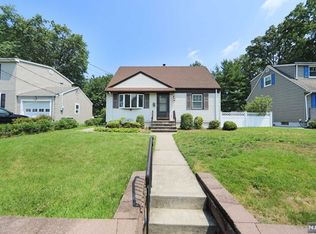 16 Madison Ave, River Edge, NJ 07661