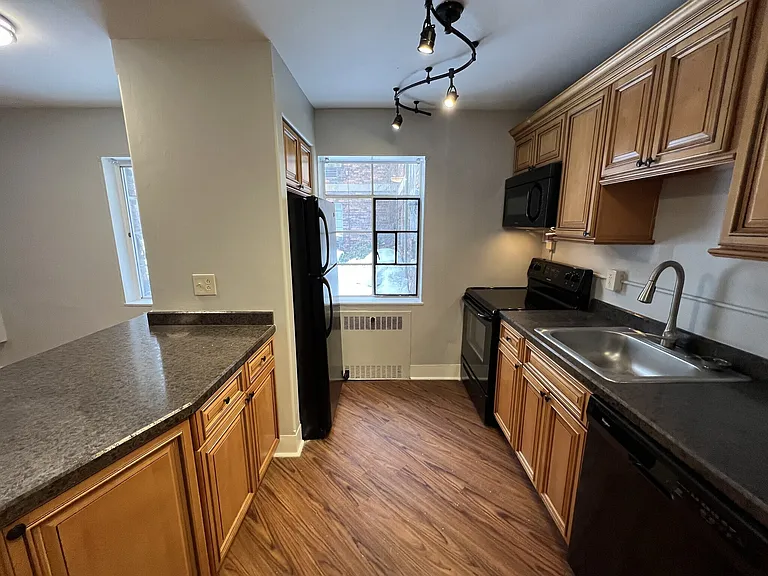 109 Lexington Ave #2 — Photo 11