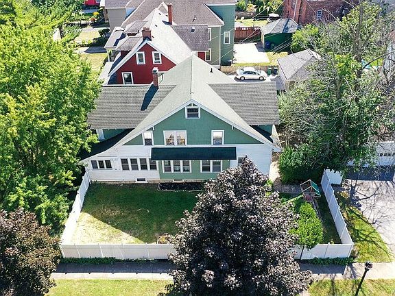 4th image of 434 Parkside Ave