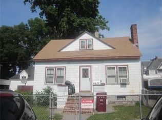 70 Robbins St, Lowell, MA 01851