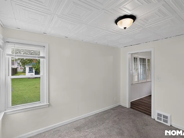 220 Michael Ave — Photo 6