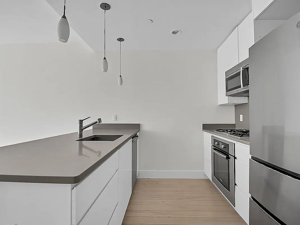 1st image of 109 Gold St APT 3B