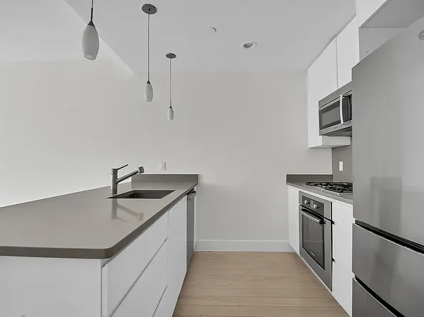 109 Gold St APT 3B, Brooklyn, NY 11201