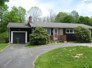 85 School St, Liverpool, NS B0T 1K0