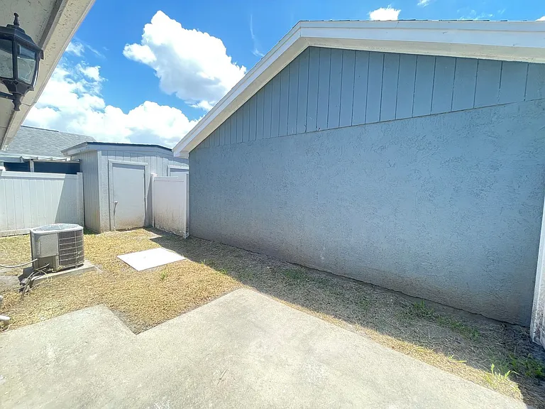 313 San Gabriel St — Photo 20