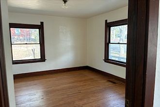 3rd image of 425 W Apache Ave