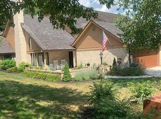 131 Village Ct, Upper St Clair, PA