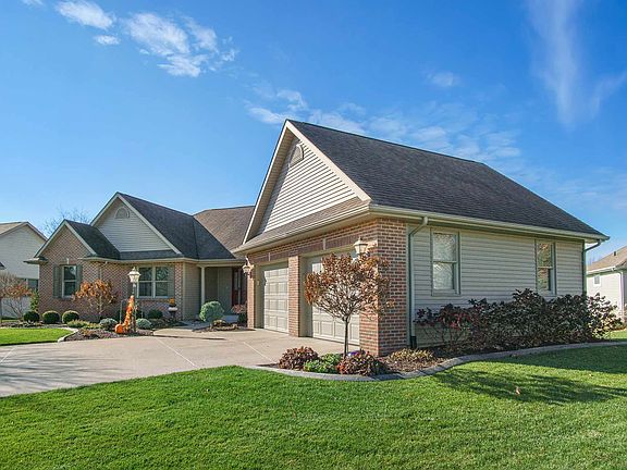 2nd image of 51231 Enchanted Oak Ct