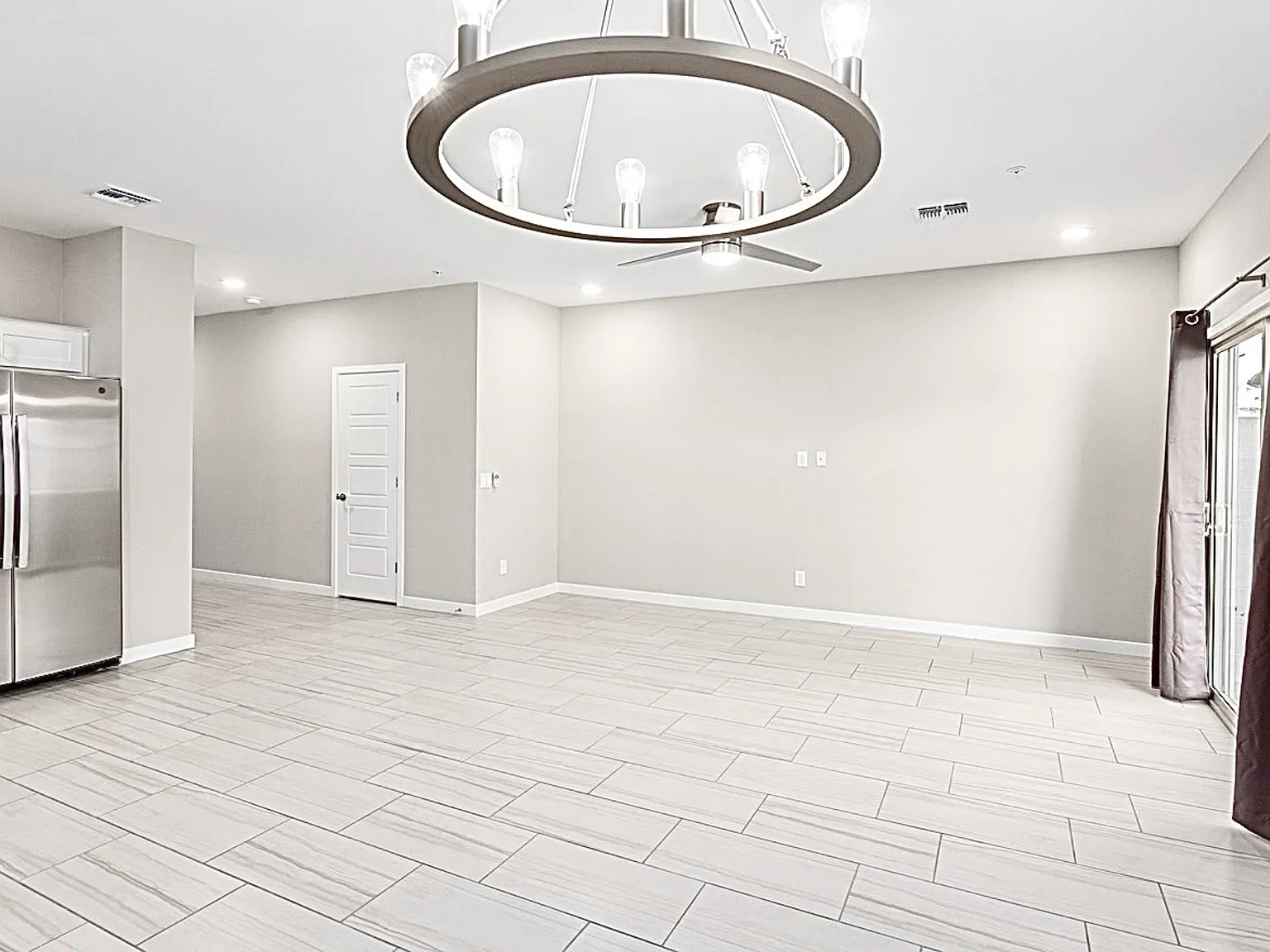 3 bed, 2.5 bath, 1457 sqft, $2,400 — Photo 3