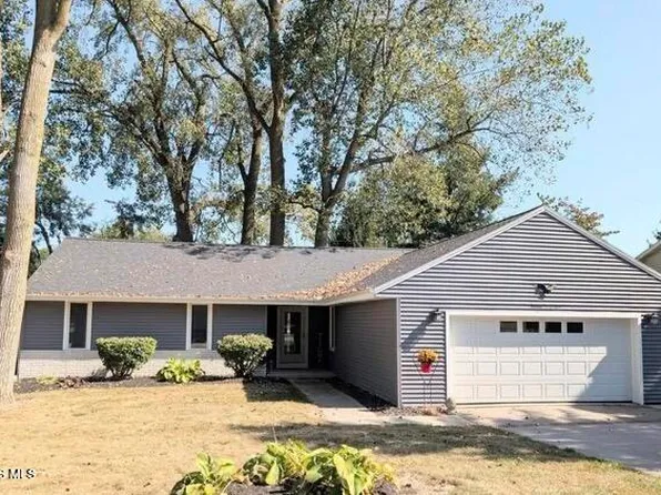 1338 N Park Ln, Wauseon, OH 43567