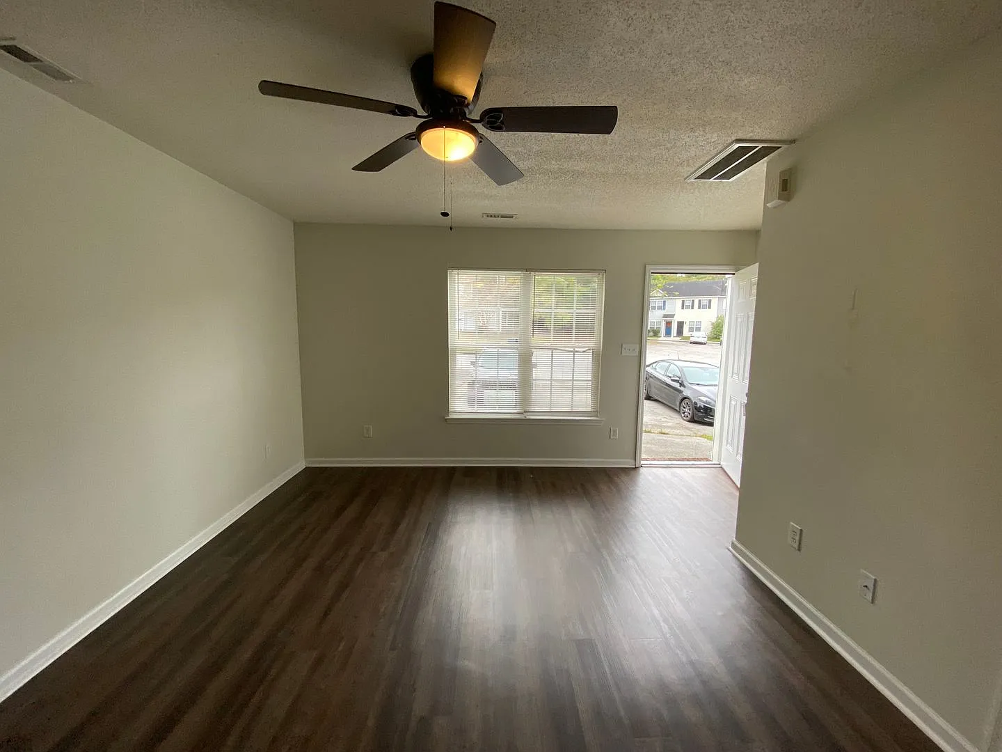Updated 2 bedroom Townhome for Rent — Photo 2
