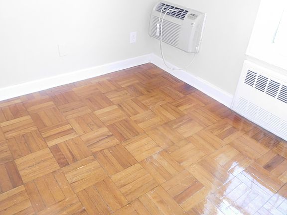 4th image of 37-15 Parsons Blvd #6DA