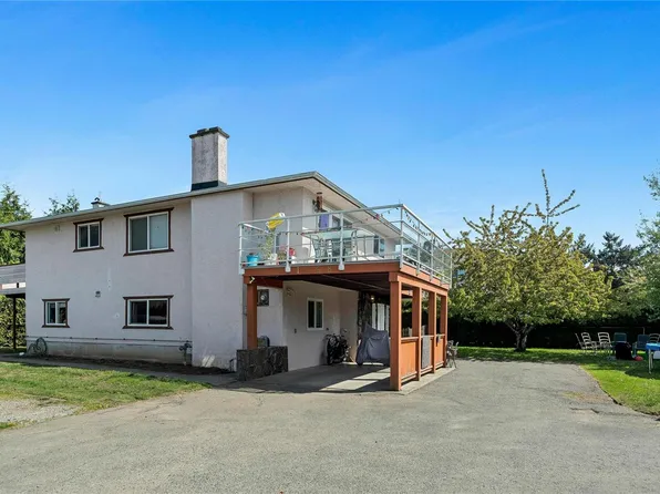 1768 Angola Pl, Saanich, BC V8N 4S6