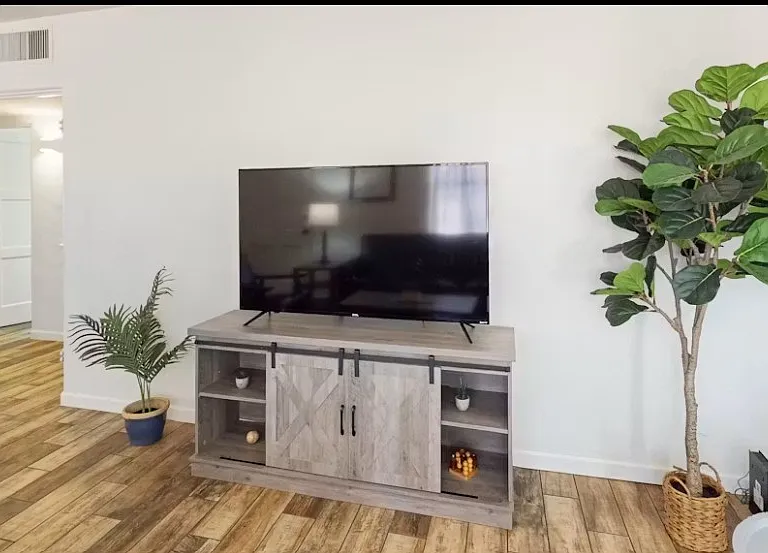 15 W Mission Ln — Photo 3