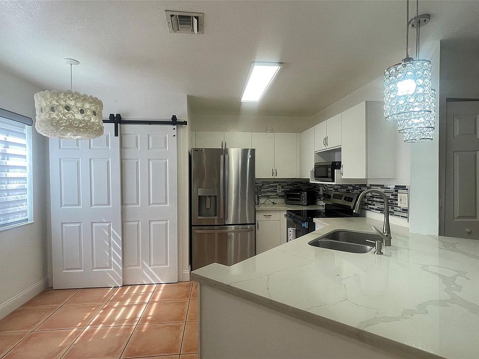 1st image of 1432 SW 47th Ave #1432