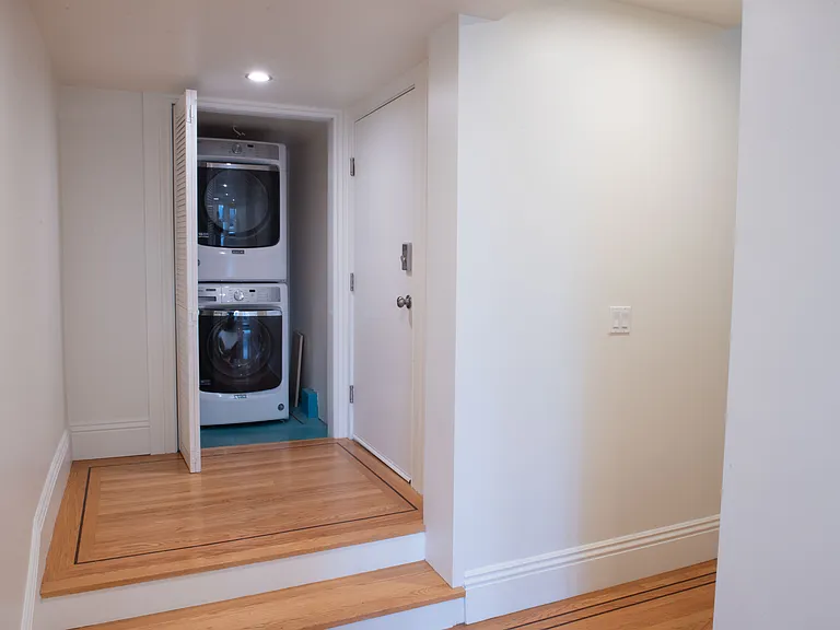1045 Sanchez St — Photo 20