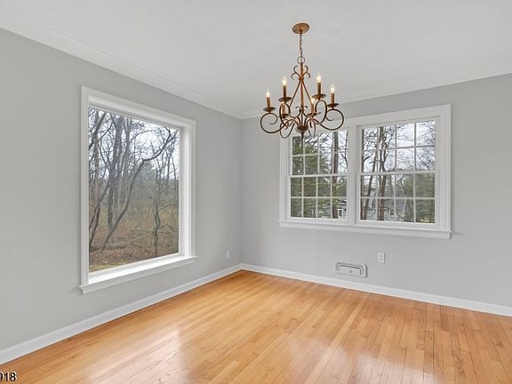 5th image of 134 Spencer Rd