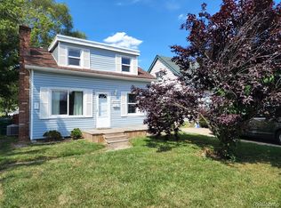 28824 Birchlawn St, Garden City, MI