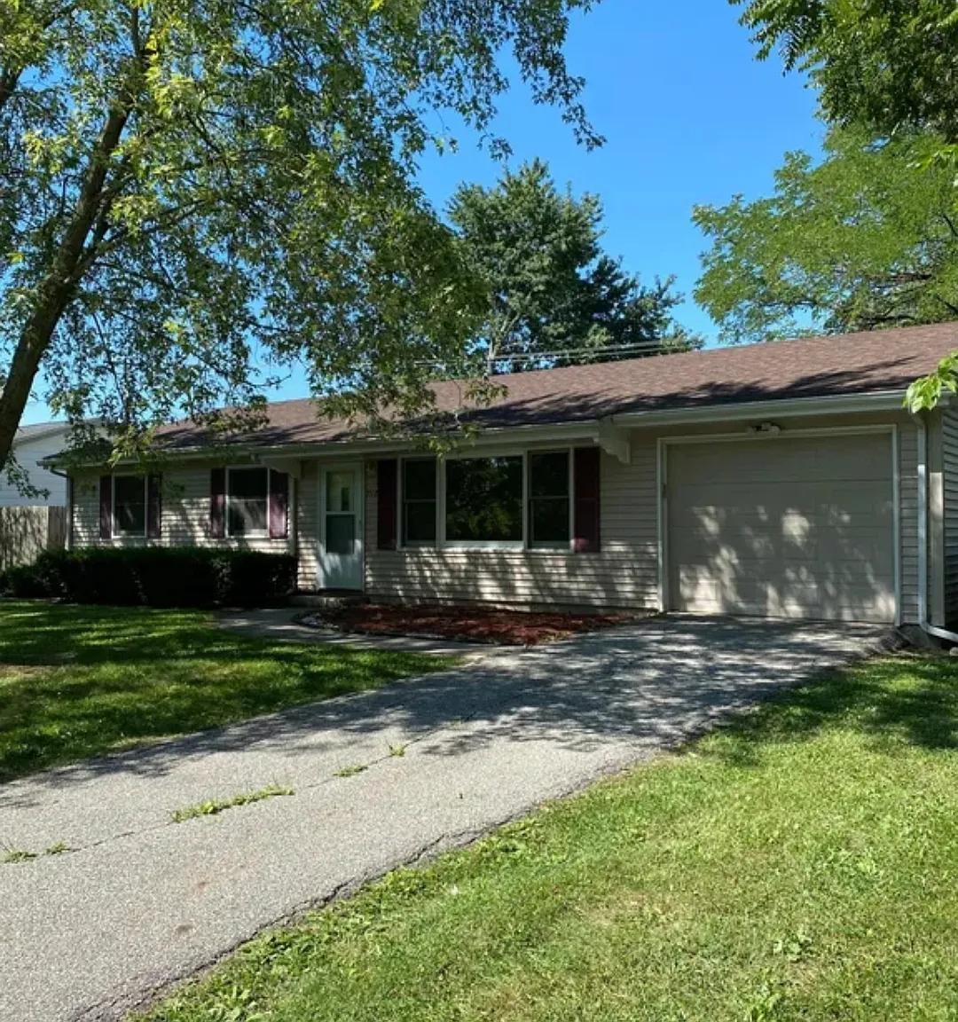 3 bed, 1.5 bath, 1200 sqft, $1,800 — Photo 2