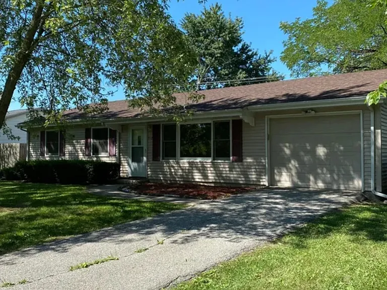 718 N State Road 149 — Photo 2