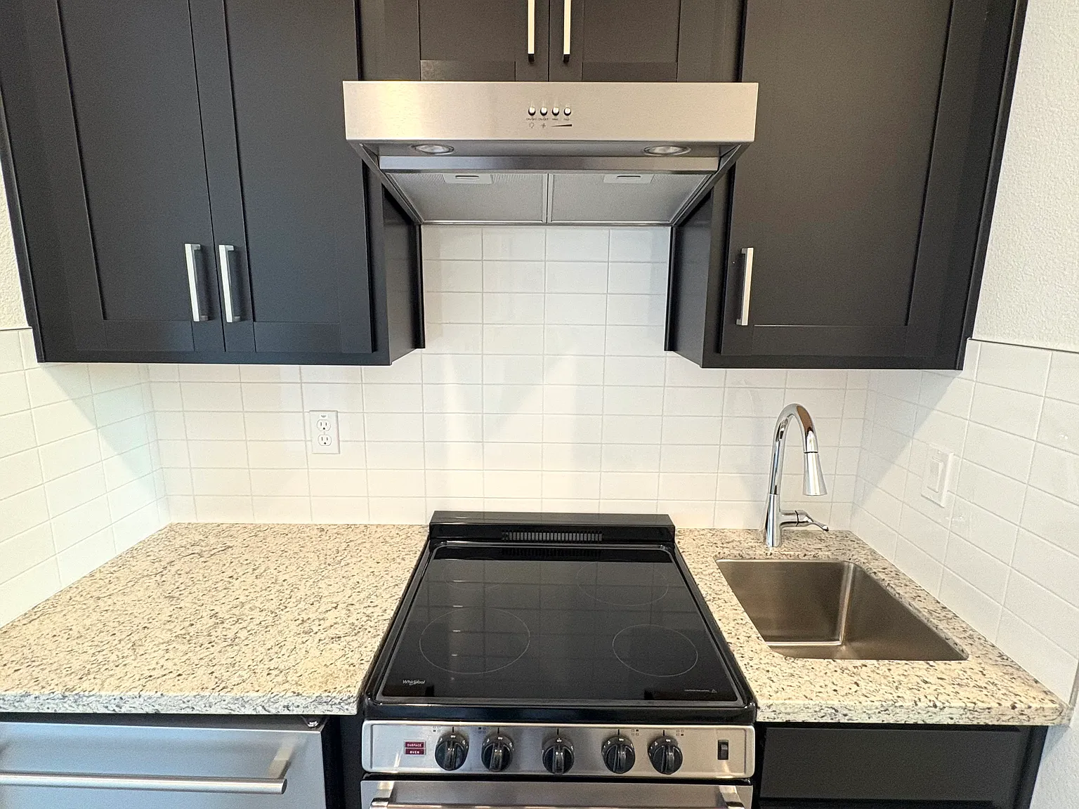 1 bed, 300 sqft, $1,200 — Photo 4