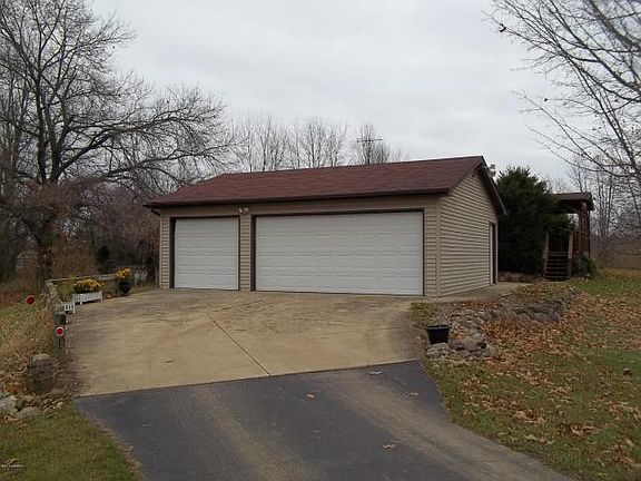 3rd image of 2095 W Dr S