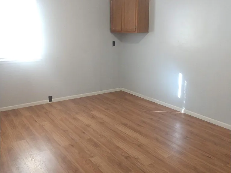 940 Judson St — Photo 15