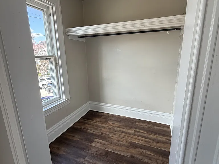 210 S McKean St #B — Photo 15