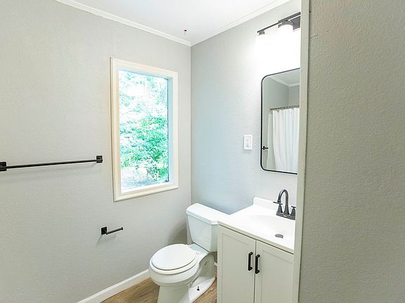 4th image of 153 Wade Ln #153