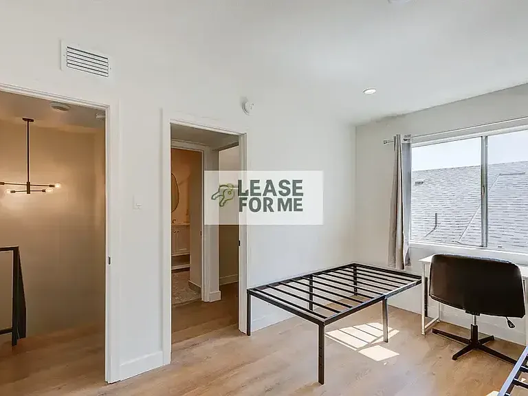 1279 W 38th St — Photo 11