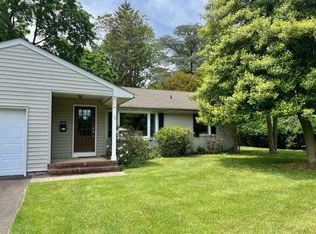 71 Silverbrook Rd, Shrewsbury, NJ 07702